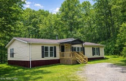 135 Harold Brooks Lane, Oneida, TN 37841