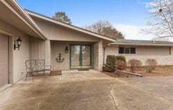 8805 FORTUNA Way, Fort Wayne, IN 46815