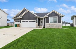 208 11th Court NW, Bondurant, IA 50035