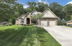 886 Howell Drive, Newark, OH 43055