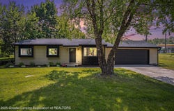 1808 Cadillac Avenue, Lansing, MI 48917