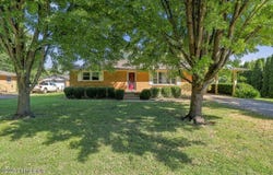 245 Guthrie Dr, Bardstown, KY 40004