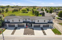 807 Fountain Blvd, Zillah, WA 98953