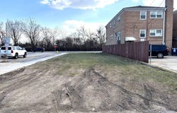 6420 W Gunnison Street, Harwood Heights, IL 60706
