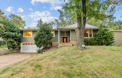 2401 Gettysburg Avenue S, Saint Louis Park, MN 55426