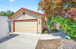407 Canyon Way, Eagle Point, OR 97524