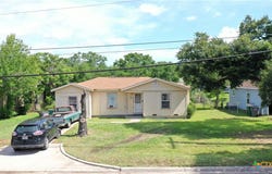 1904 E Red River Street, Victoria, TX 77901