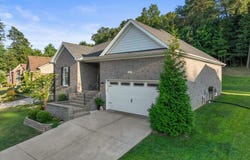 629 Chieftain Dr, Fairdale, KY 40118