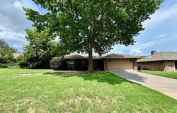 1102 Lena Street, Cleburne, TX 76033
