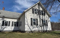 903 Western Avenue, Manchester, ME 04351