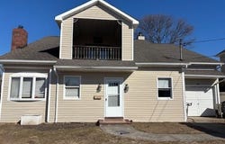 27 North Plaza, Amityville, NY 11701