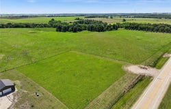 3338 Troy Mills Boulevard, Coggon, IA 52218