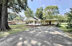 37&51 N Maple Street, Boaz, AL 35956