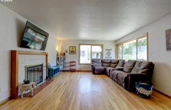 601 E 12TH ST, The Dalles, OR 97058
