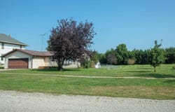 410 3rd St, Dumont, IA 50625