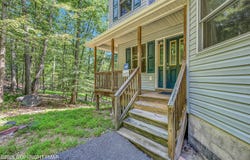 164 Bellingham Drive, Bushkill, PA 18324