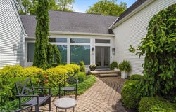 255 Bonnie Lane, Aurora, OH 44202
