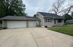 955 S 3rd Avenue, Albert Lea, MN 56007