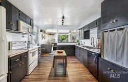 1984 11th Ave E, Twin Falls, ID 83301