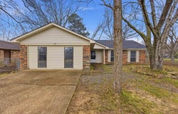207 Fairway Drive, Conway, AR 72034