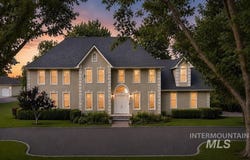 7923 Richey Rd, Fruitland, ID 83619