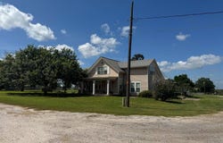 412 Osterloh, Nordheim, TX 78141