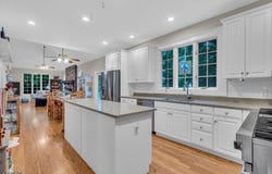 15 White Oak Dr, Union Twp., NJ 08802-1155