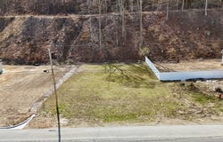 699 Cedar Creek Road, Pikeville, KY 41501