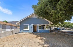 401 Glendora Avenue N, Glendora, CA 91741