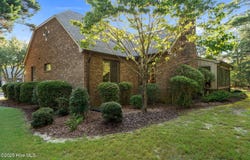 4 Chalford Place, Pinehurst, NC 28374