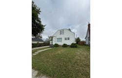 619 1st St NE, Devils Lake, ND 58301