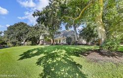 302 Pecan Court, Hampstead, NC 28443