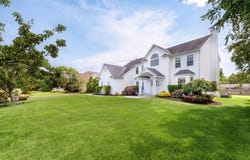 39 Island Trail, Mount Sinai, NY 11766