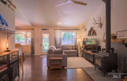 1021 Cherry Hill Dr, Hailey, ID 83333