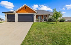 1360 N Rainbow Court Court, Nixa, MO 65714