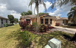 11781 SW 7th St, Pembroke Pines, FL 33025