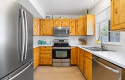 732 N 200 E, Springville, UT 84663