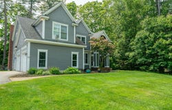 24 Surrey Lane, Falmouth, ME 04105