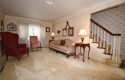 578 Moreland Dr, Mt Lebanon, PA 15243