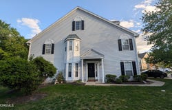 10 Beacon Court, Holmdel, NJ 07733