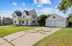 219 Myrtle Ave, IowaCity, IA 52246