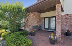 2105 Holland Way, Merrick, NY 11566