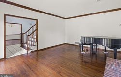 28 MEADOW LANE, PENNINGTON, NJ 08534
