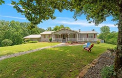 404 Davis Road W, Fairmount, GA 30139