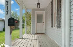 717 Franklin Street, Wapello, IA 52653