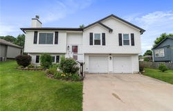 1706 Clear Creek Drive, Kearney, MO 64060