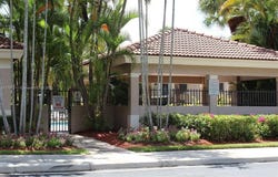 2405 NW 97th Ter, Pembroke Pines, FL 33024