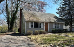 7 Seacliff Road, Sound Beach, NY 11789