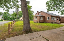 29 Crystal St, Lowell, MA 01852