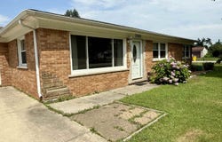52890 James, New Baltimore, MI 48047
